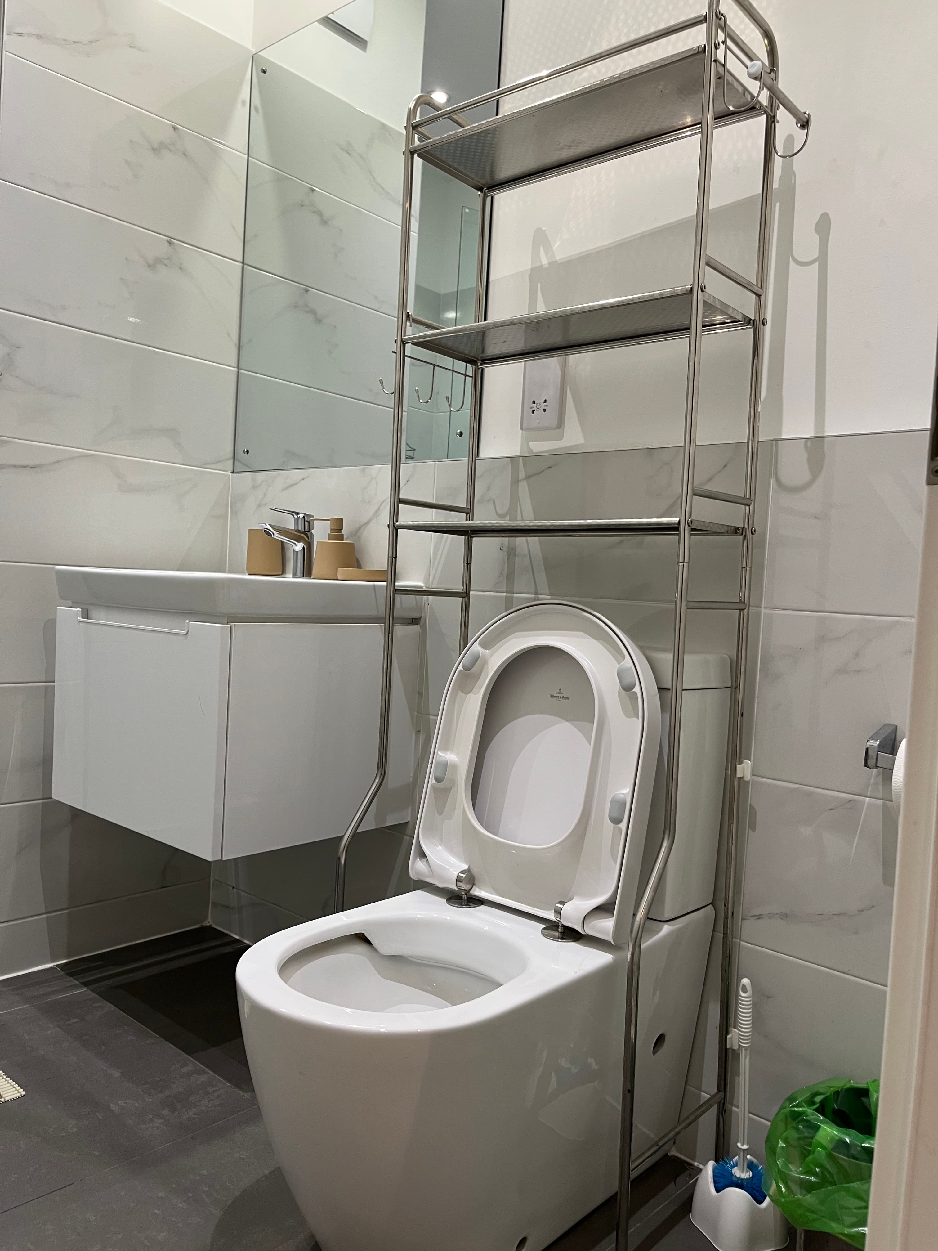 Executive Deluxe Studio 11