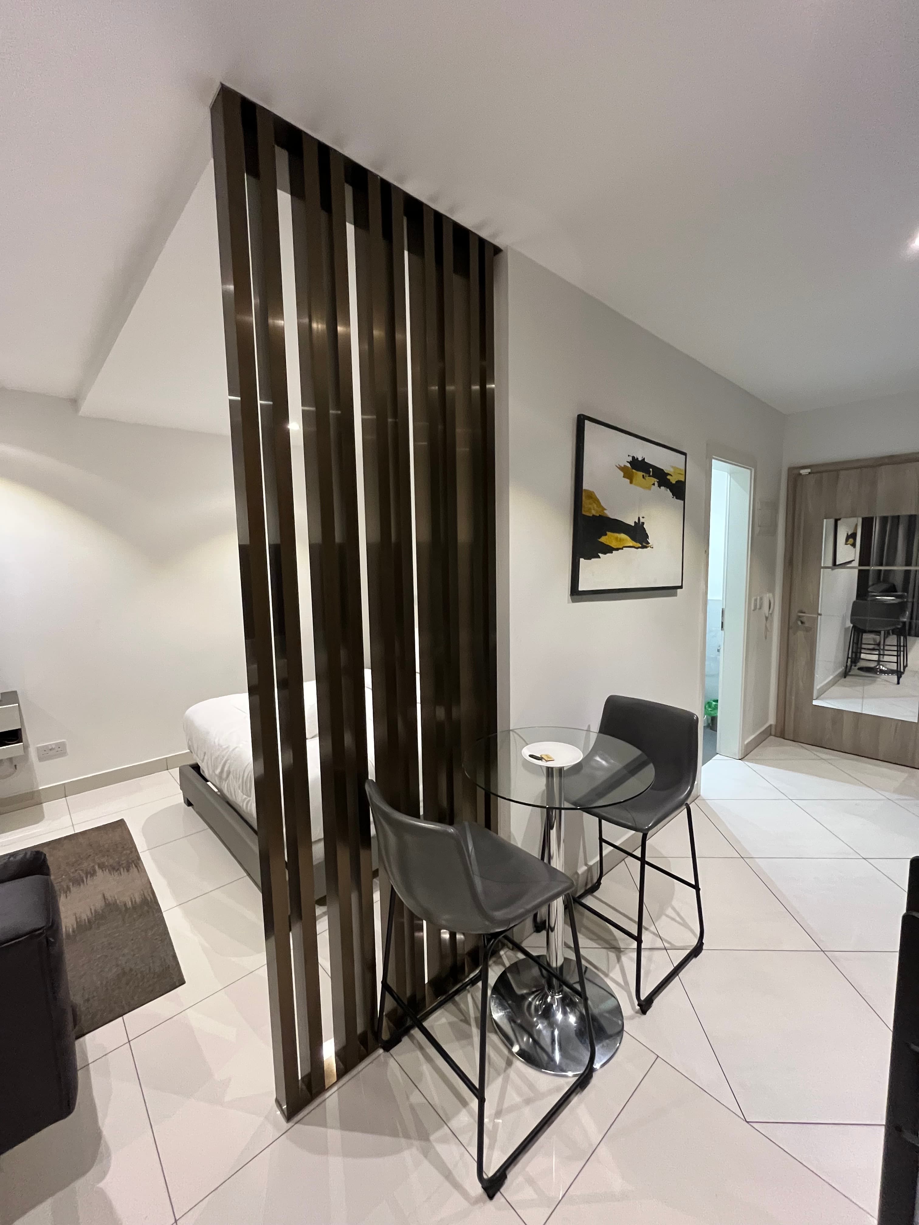 Executive Deluxe Studio 19