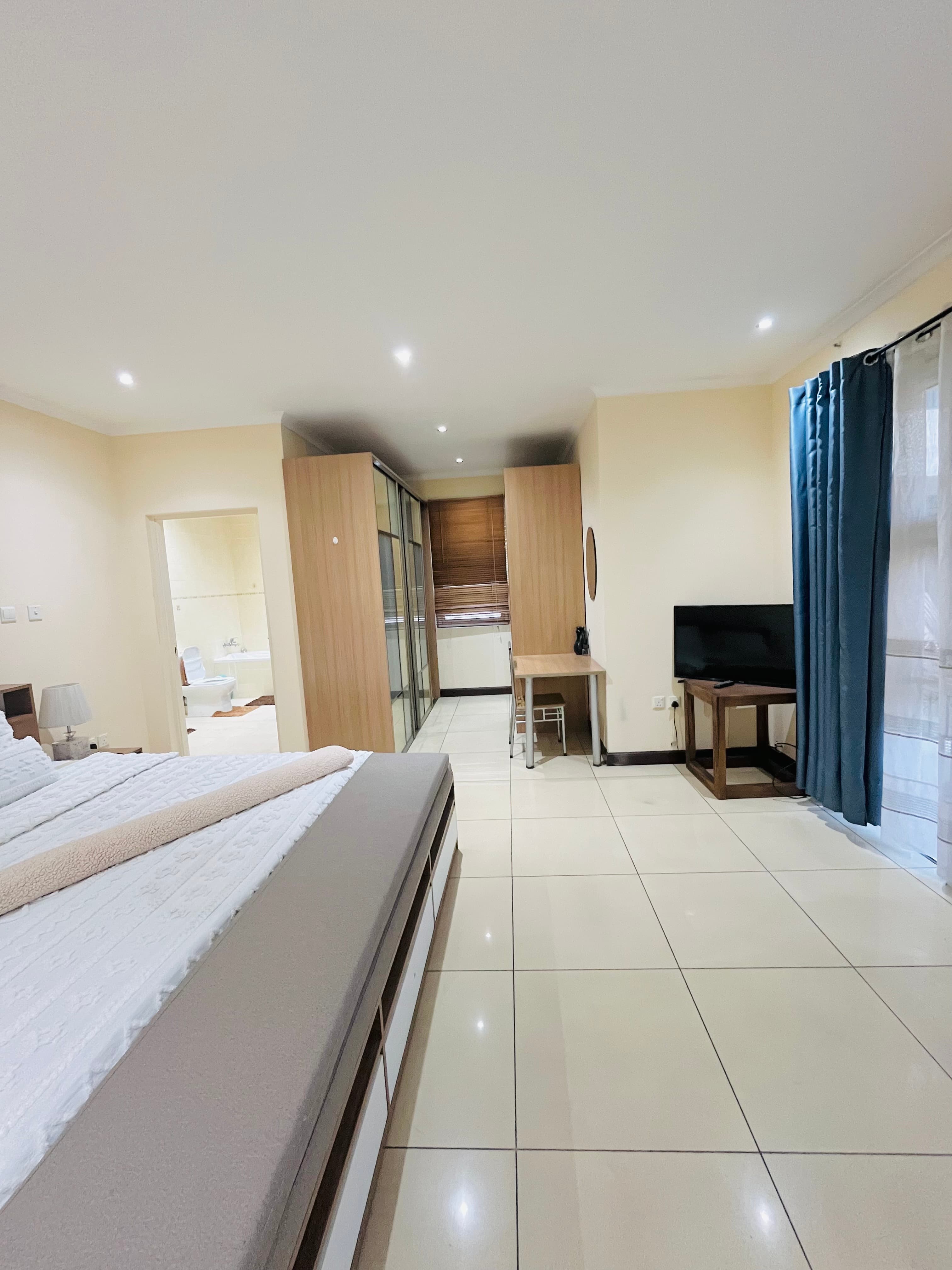 3 Bedroom Apartment 7